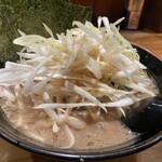 横浜家系 絶の味 - 別日のネギラーメン。最高