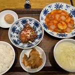 紅虎餃子房 - 油淋鶏＆海老チリ定食