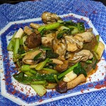 ムーラン - 牡蠣料理（牡蠣と青菜の牡蠣ソース炒め）