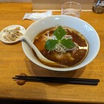 らぁ麺 なか川 - 醤油ラーメンとサービスの小鉢