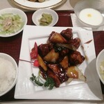 上海灘ダイニング - 料理写真:柔らか豚ヒレ黒酢酢豚