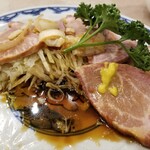 広東料理 吉兆 - 醤油ダレ。