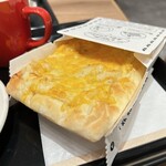 ミスタードーナツ - ピザッタ クワトロチーズ 495円
      ※チーズは伸びません