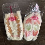 Sandoicchihausu Meruhen - 苺とシャインマスカット生クリーム ¥691 柿生クリーム ¥453