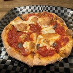 Daikichi食堂 - アンチョビトマトソースピザ