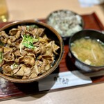 豚郎 - 豚カルビ丼定食・肉大盛・ご飯大（1000円）