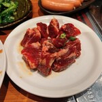 A5黒毛和牛 焼肉食べ放題 肉々苑 - 