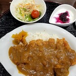 愛菜レストラン - 料理写真:・牛すじカツカレー1200円