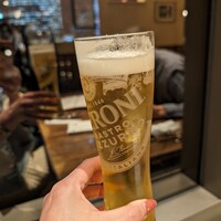 イゾラ スメラルダ - イタリアの青いナポリとか書いてあったビール
