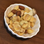 ワインバー バッカス - 他店とは一味違うミックスナッツ（６５０円）２０２３年１月