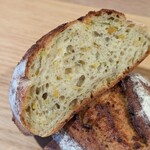 Boulangerie S.Igarashi - ピスターシュ ル・ミエール（カット）