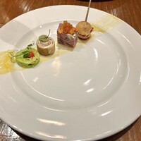 トラディシオン 日本橋 - クリスマスディナーコース
                    ⚫️小前菜4種盛り合わせ
                    