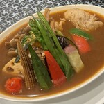 Curry SAVoY - 15種類のやさいのカリー(¥1,680)
                      クラシックスープ
                      辛さ3 ライス普通
                      鶏肉トッピング(¥440)