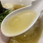 233230784 - 白出汁特製ワンタン麺