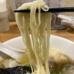 233230806 - 白出汁特製ワンタン麺