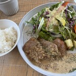 ジレカフェ - プレートランチ　豚ヒレステーキ粒マスタード