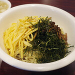 Chuugokuryouri Momoenka - ネギ油麺(850円)