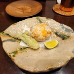 酒亭 田中 - 海老しんじょうとタラの芽