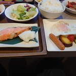 リッチモンドホテル 盛岡駅前 - どちらか聞かれるメイン料理、両方選べるとのことで躊躇なく魚と卵両方頂きました！