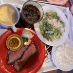 クイーン・オブ・ハートのバンケットホール - 