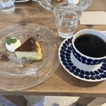 Fue - さつまいものバスクチーズケーキ  と  コーヒー