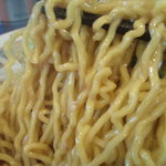 La-men NIKKOU - 強く縮れた黄色い中細麺