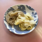 晴華 - レンコンのきんぴら・白菜の漬物(サービス)