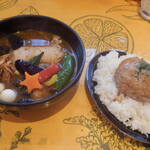 SOUP CURRY PARI PARI - おひぅごは