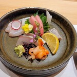 Sushi Matsuura - お造りは赤貝、赤貝の紐、アラ、シマアジ、北海道の鰯、中トロ