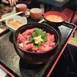 Kiraku - マグロ中落ち丼