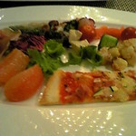 カスケイドカフェ - ピザとサラダ