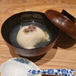 割烹 うめもと - 椀物 北海道帆立の真薯