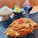 Okonomiyaki Monjayaki Tekojiman Tsu - ランチ焼きそば定食