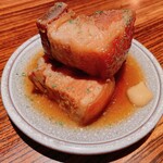 CORONA winebar＆dining - 豚角煮