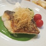 キッチン ブルー グローブ - 反対側から、カダイフな山盛り