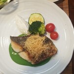 キッチン ブルー グローブ - 上から、白だし仕立て春菊とマスカルポーネのソースはグリーンですね