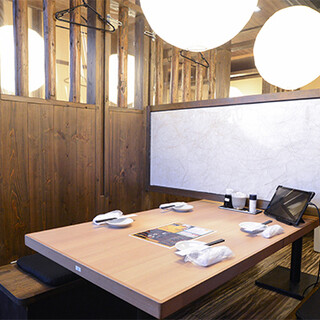 There is a private room with a relaxing sunken kotatsu ◎ A spacious interior that can accommodate small to large groups and reserved reservations.