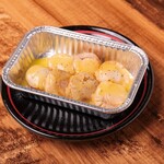 Grilled scallops in foil