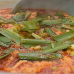 大公タンタン - ”スープ”に併せている具材は、“溶き卵”、“ひき肉”、“ニンニク”、量が多く、まとまり、塊のようになっています。
