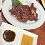 焼肉市場 明月館 - 上レバー焼き