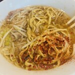 ラーメン二郎 - 一味と唐辛子で味変