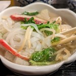 Pota lai - クリアスープにナンプラーの塩み、砂糖の甘み、唐辛子の辛み、唐辛子酢の酸みが混ざらずに存在するのがタイ料理らしい。