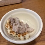 しゃぶ葉 - 初めての試み　ワッフルに豚肉