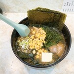 大雄 - 料理写真:味噌ラーメン800円＋のり100円＋わかめ50円＋茎わかめ50円＋バター50円