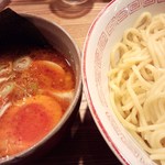 つけ麺屋 やすべえ - 辛味つけ麺　大盛り　味玉　あつもり