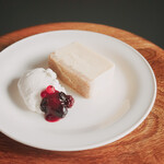 SCHOOL BUS COFFEE STOP - 料理写真: