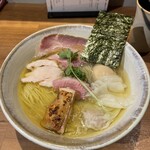 ジャパニーズ ラーメン 五感 - 