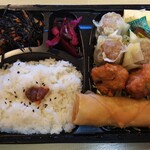 Kawana Seinikuten - 【こだわりの自家製弁当】焼売と唐揚げ弁当