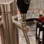 Munich Airport Lufthansa Business Lounge　G - フランツィスカーナー（ドイツビール）のサーバー