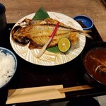 Toyosu Naraya - アジの干物定食。